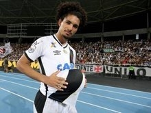 Com veto de Federação Inglesa a Douglas, Vasco perde R$ 4 milhões