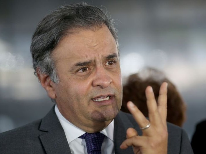 Aécio Neves desiste do Senado e vai disputar vaga na Câmara