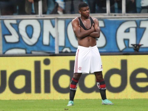 Sob olhar de Tite, Lincoln, do Flamengo, tem admiração do técnico
