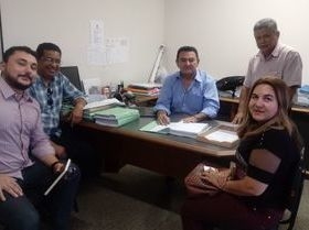 Prefeita participa da assinatura de contrato para asfaltamento