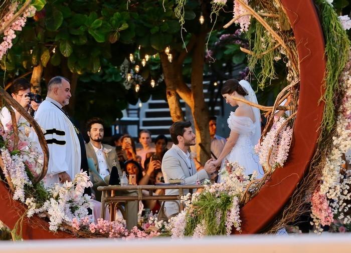 Camila Queiroz e Klebber Toledo se casam (Crédito: Manuela Scarpa e Iwi Onodera/Brazil News)