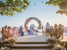 Camila Queiroz lembra casamento: