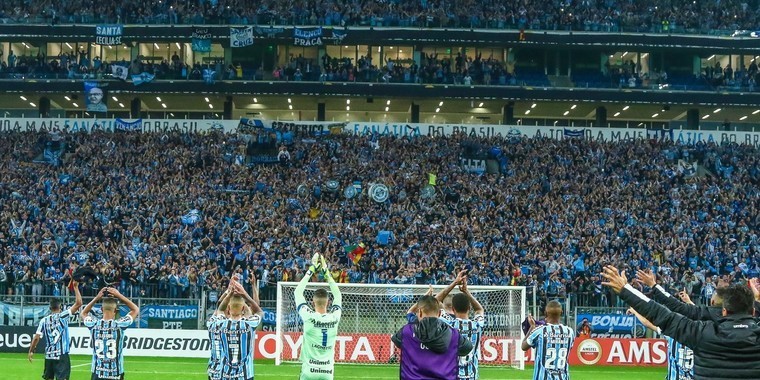 Grêmio empilha seis atacantes e incorpora espírito "imortal"
