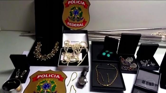 Ministério Público afirma que a compra de joias fazia parte do esquema de lavagem de dinheiro da corrupção de Cabral
