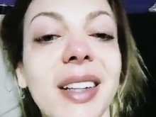 Sheila Mello aparece chorando em rede social e agradece fãs