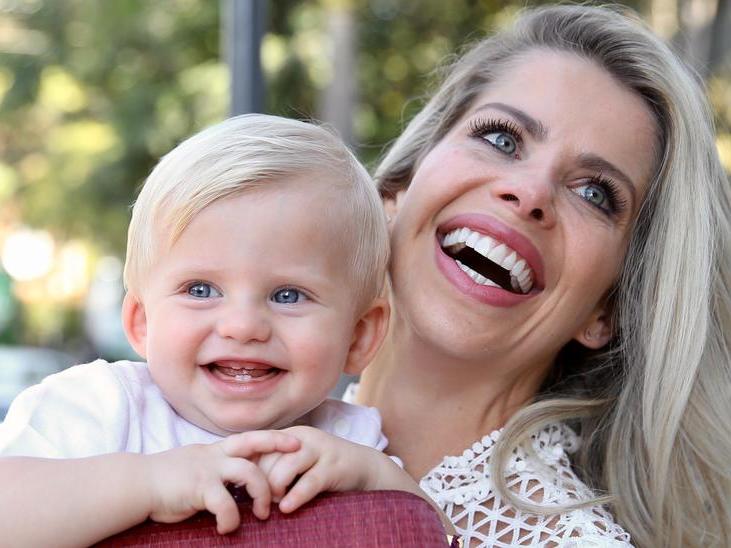 Karina Bacchi mostra momento do filho, gera polêmica e é detonada