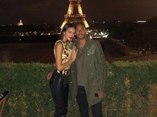 Bruna Marquezine ‘sofre’ em aeroporto após noite com Neymar