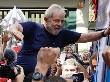 TSE deve decidir hoje se Lula pode aparecer no programa do PT