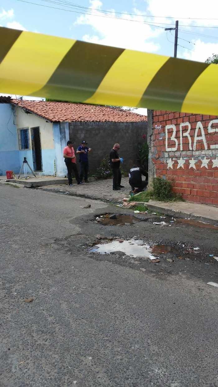 Homem é executado a tiros na zona Sul de Teresina (Crédito: Reprodução/Whatsapp)