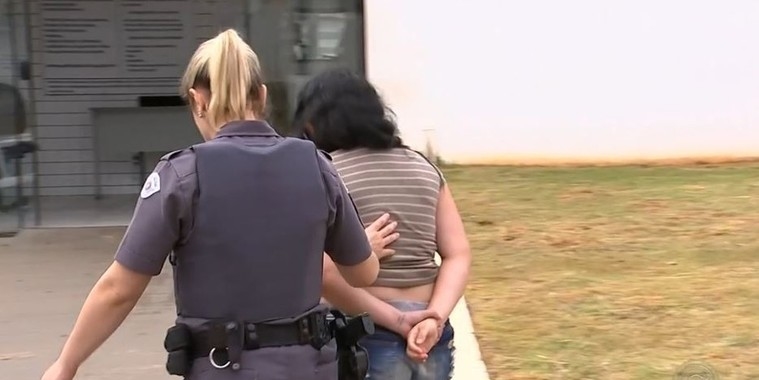 Mecânico é jogado em rio por prostituta que conheceu na internet