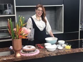 Aprenda a fazer deliciosa receita de bolo de coco cremoso