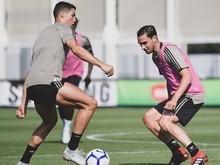 Juventus se empolga até com matada de bola de CR7 em treino
