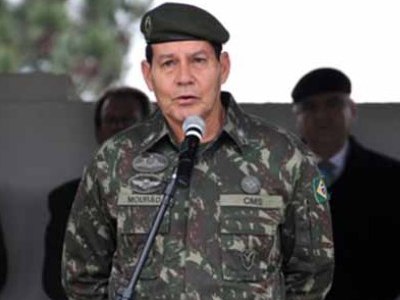 Mourão aciona Justiça para substituir Bolsonaro em debates