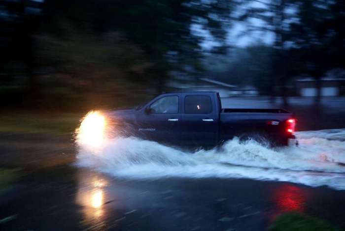 Os ventos atingem 150 km/h (Crédito: Somodevilla / Getty Images/AFP)