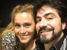 Carolina Dieckmann é homenageada por padre Fábio de Melo