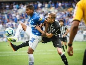 Em clássico frustrante, Cruzeiro e Atlético-MG ficam no zero em MG