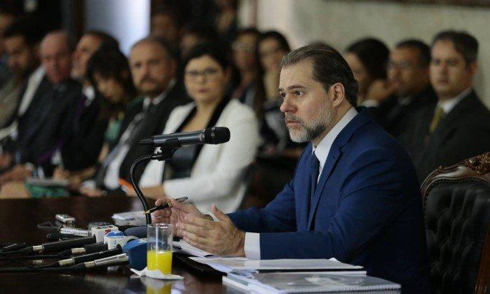 O novo presidente do STF, ministro Dias Toffoli, durante entrevista (Crédito: Reprodução/ Jorge William)