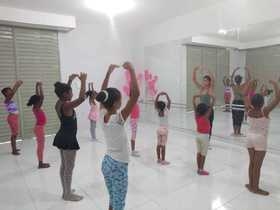Prefeitura de Palmeirais oferece aulas de balé