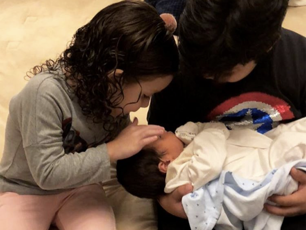 Wesley Safadão posta foto dos filhos e emociona fãs na internet