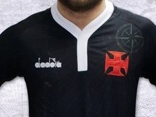 Vasco divulga imagens da 3° camisa, que remete à história do clube