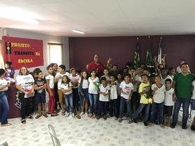 Escola municipal apresenta projeto de Educação para o trânsito