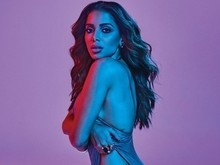 Anitta estrela capa no México e lembra início da carreira no Brasil