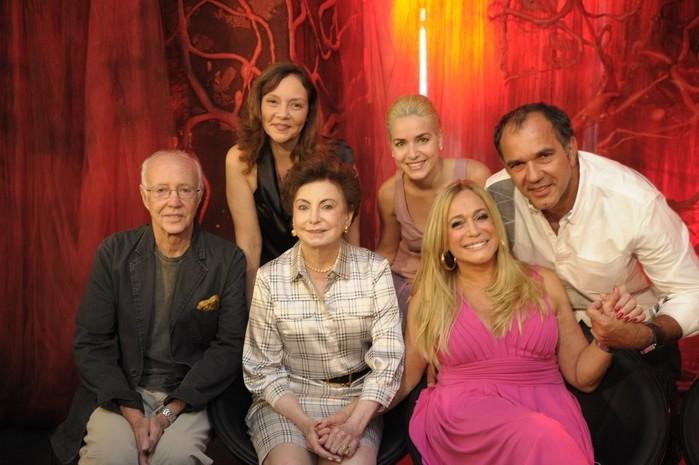 m 2011, elenco de 'Lara com Z' posa: Roberto Maya, Thais de Campos, Beatriz Segall, Monique Alfradique, Humberto Martins, Susana Vieira (Crédito: Renato Rocha Miranda/TV Globo)