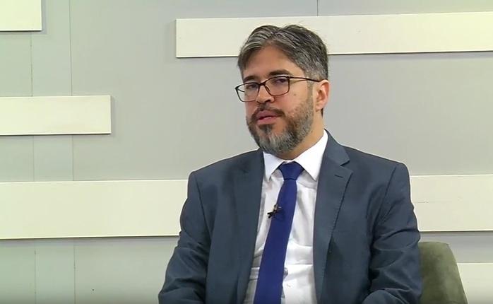 Secretário de Educação Helder Jacobina (Crédito: Reprodução/TVMN)