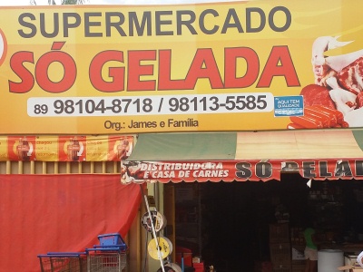 Supermercado promove sorteio de prêmios entre clientes