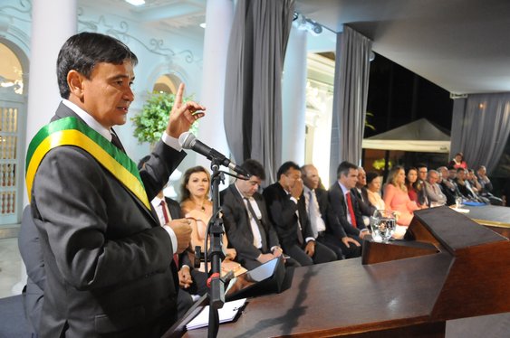 Wellington Dias anuncia que fará recadastramento para cortar gastos