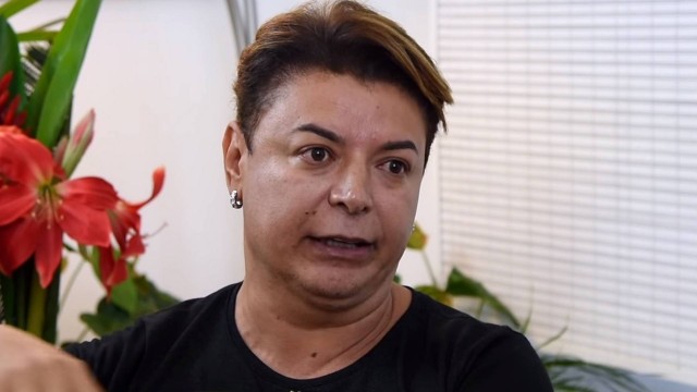 Tirulipa aparece aos beijos com David Brazil: "Quase fui estuprado"
