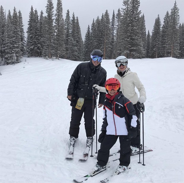 Eliana curte férias com o noivo e o filho em Aspen: "Família feliz"