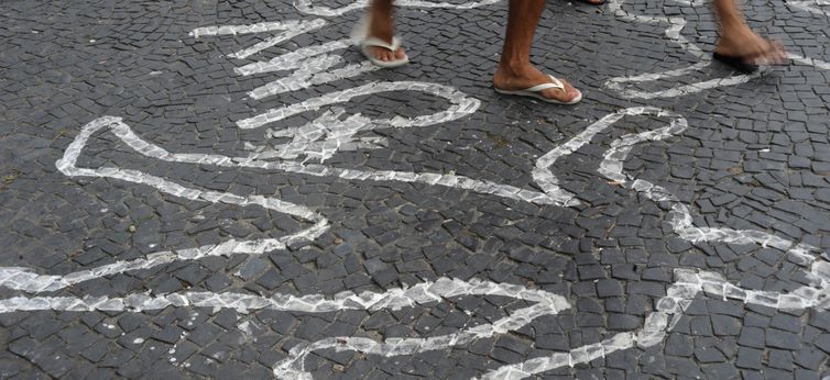 Brasil bate recorde de mortes violentas em 2017