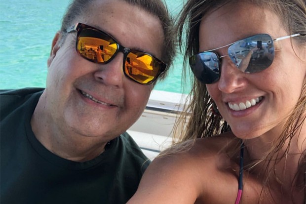 Mulher de Faustão, Luciana Cardoso mostra férias em família no México