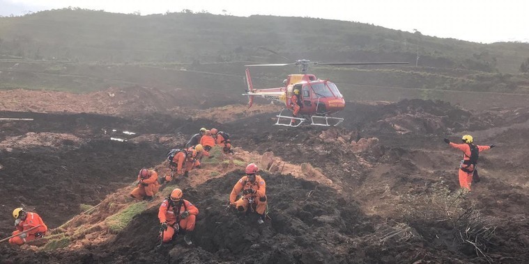 Bolsonaro segue para Brumadinho onde vai sobrevoar área do acidente