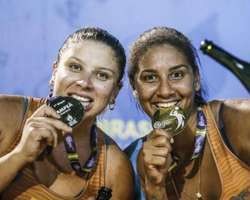 Ana Patrícia e Rebecca conquistam torneio de São Luís