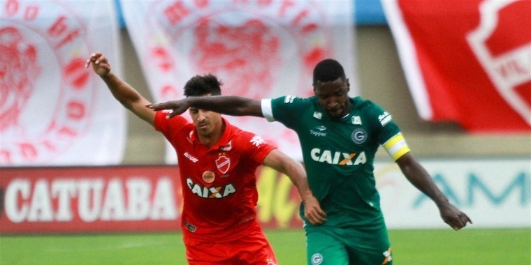 Victor Bolt diz que sofreu "golpe" de tradutor na China