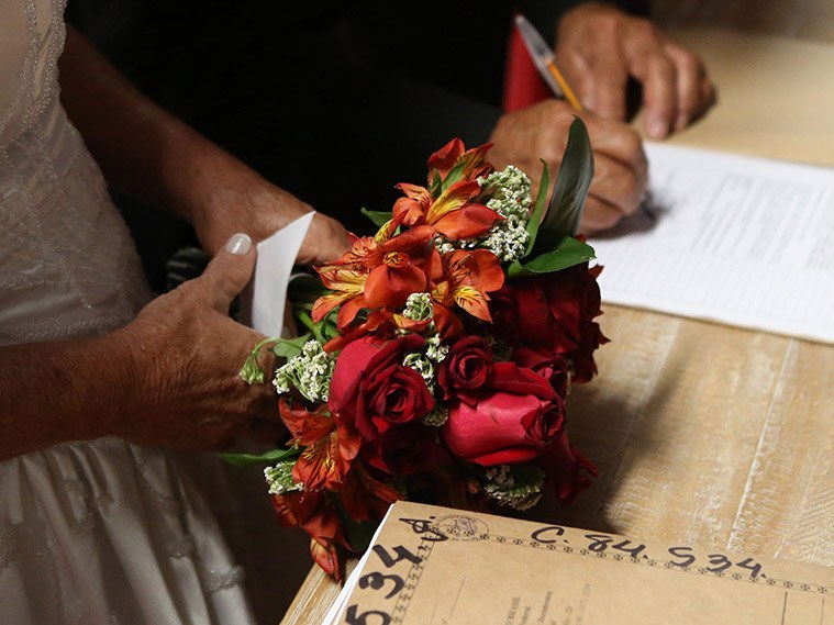 Plenário do Senado vota proibição do casamento antes dos 16 anos