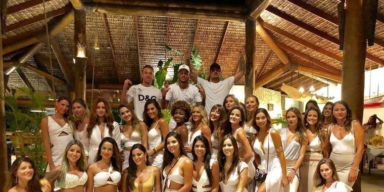 Amiga de Neymar se revolta por causa de insinuações de "orgia"
