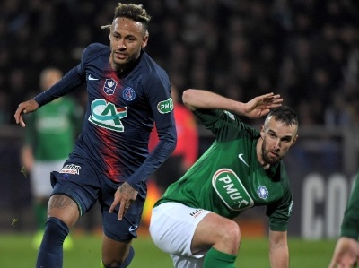 Com gols de Neymar e Mbappé, PSG goleia Pontivy e avança