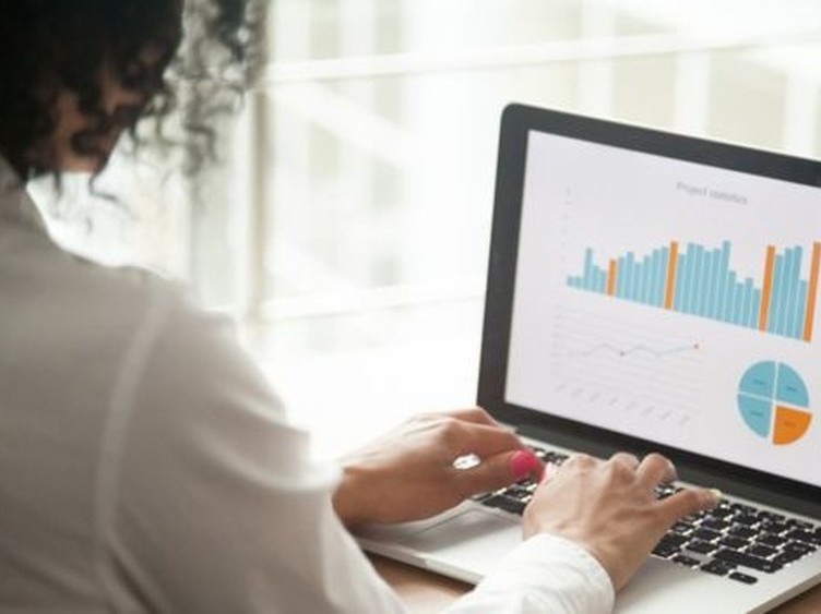 Desigualdade salarial de homens e mulheres é prejudicial à economia