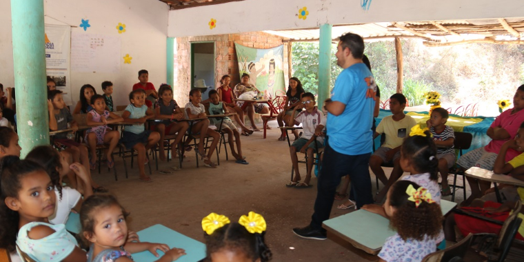 Empresário cria projeto de biblioteca itinerante no Piauí e Maranhão