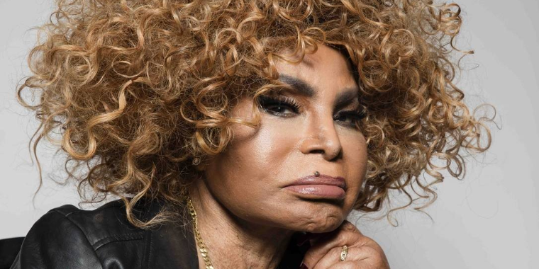 Elza Soares faz militância com o disco "Planeta Fome"