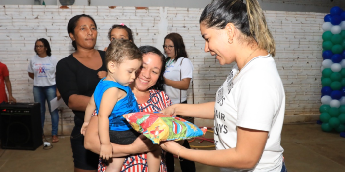 Crianças atendidas pelo Programa Criança Feliz recebem festa comemorativa