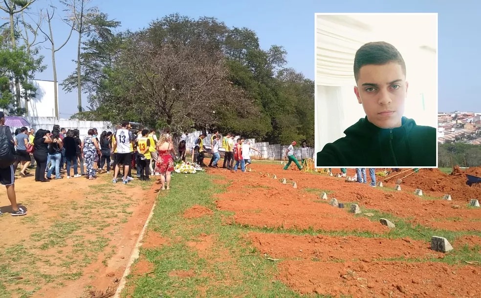 Samuel Rodrigues de Carvalho Campos, esfaqueado e queimado vivo em parque de Piedade, foi enterrado em Sorocaba — Foto: Carolina Abelin/TV TEM