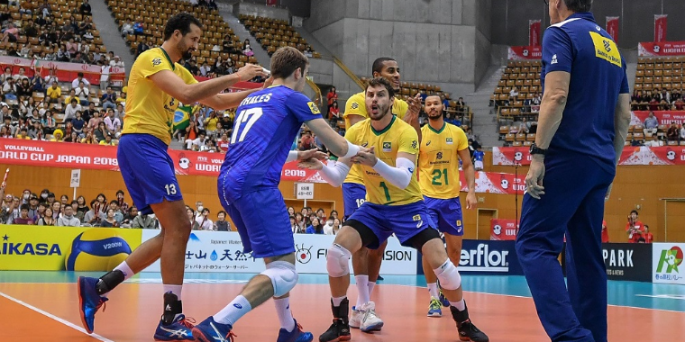 Brasil bate o Irã e segue invicto após cinco rodadas