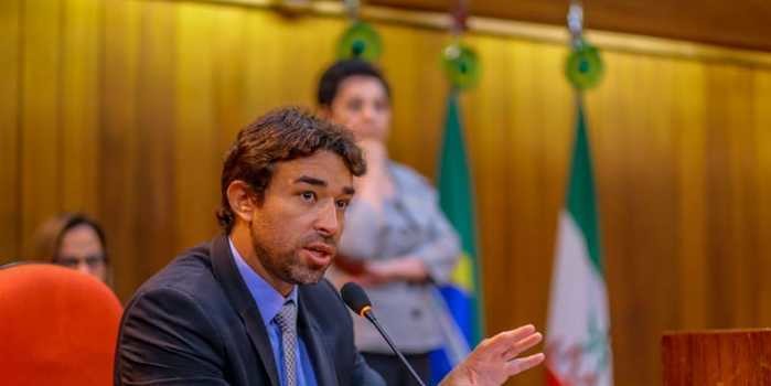 Marden quer fim da cobrança das taxas de revogação de água e luz