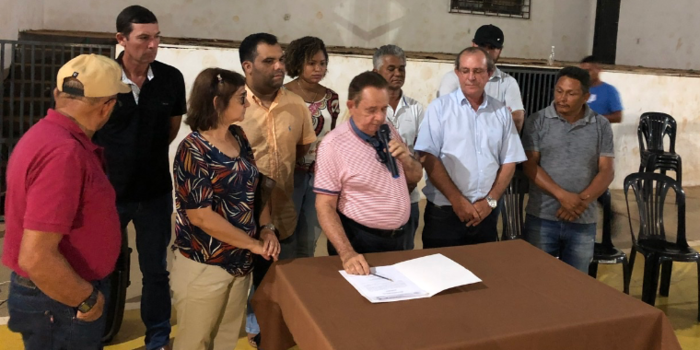 Prefeito assina ordem de serviço de UBS padrão Ministério da Saúde no distrito Nova Santa Rosa