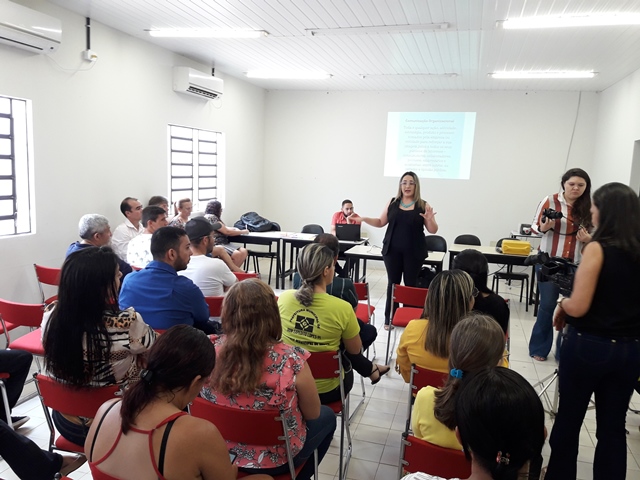 Prefeitura de Dom Expedito Lopes realiza palestra sobre Comunicação Integrada na Gestão Municipal - Imagem 14