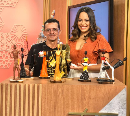 Artesão piauiense transforma jornal velho em esculturas incríveis